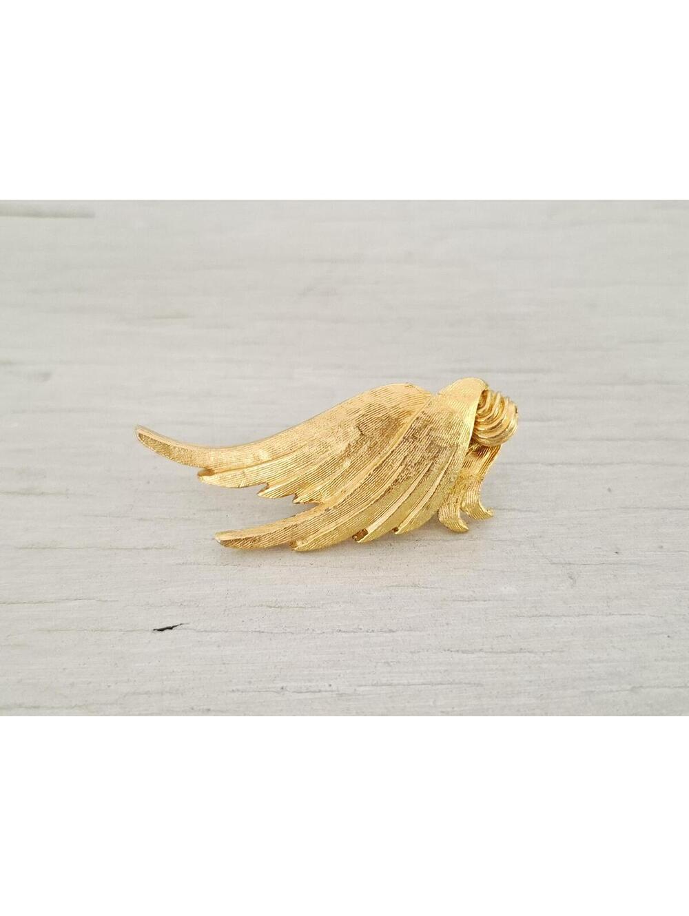 Vintage Gold-Tone Brushed Wing Necklace Enhancer